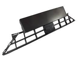 شبكه سفليه الأصلية باللون الأسود اللامع من سيات ليون