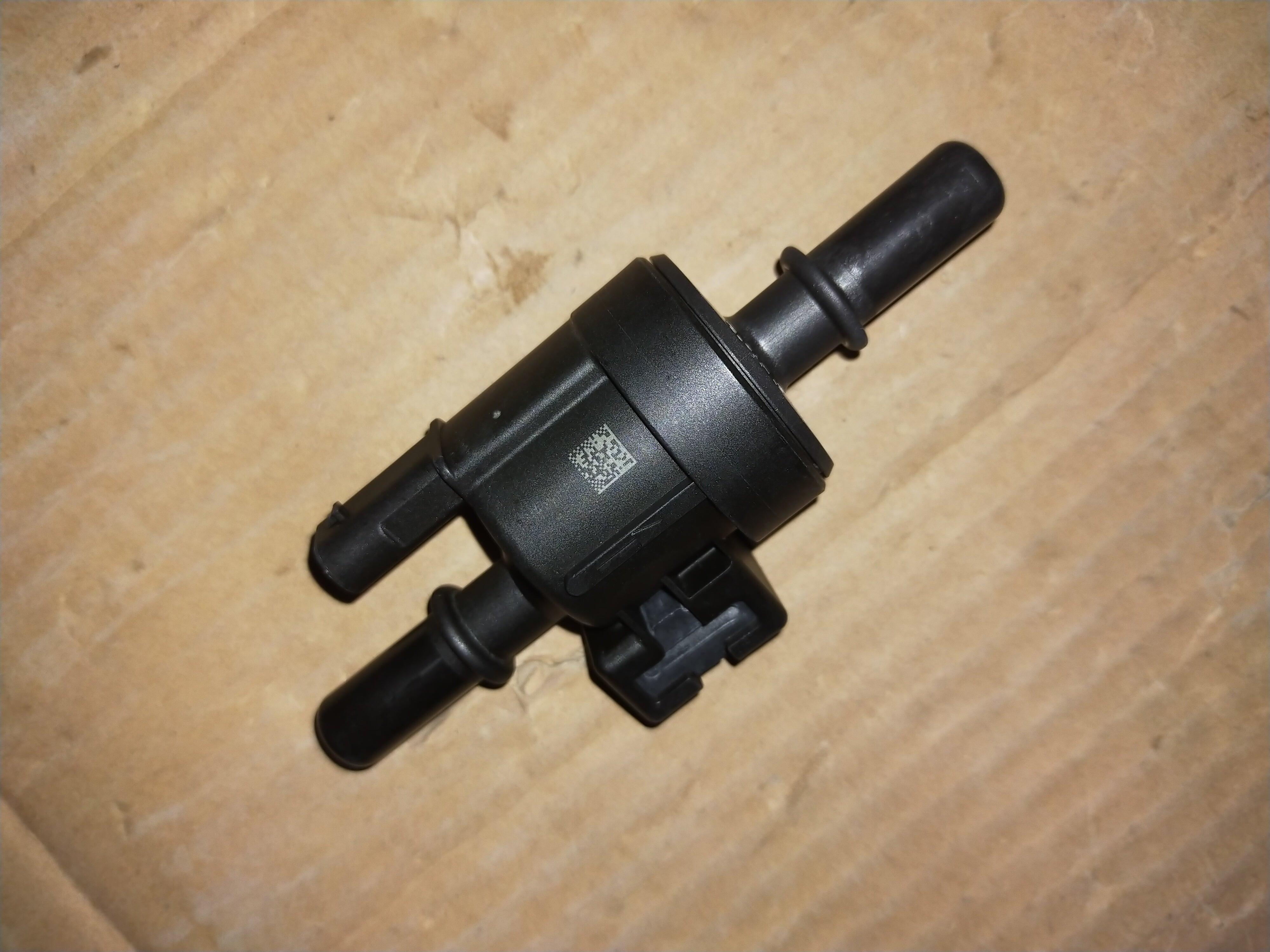F4J161130011